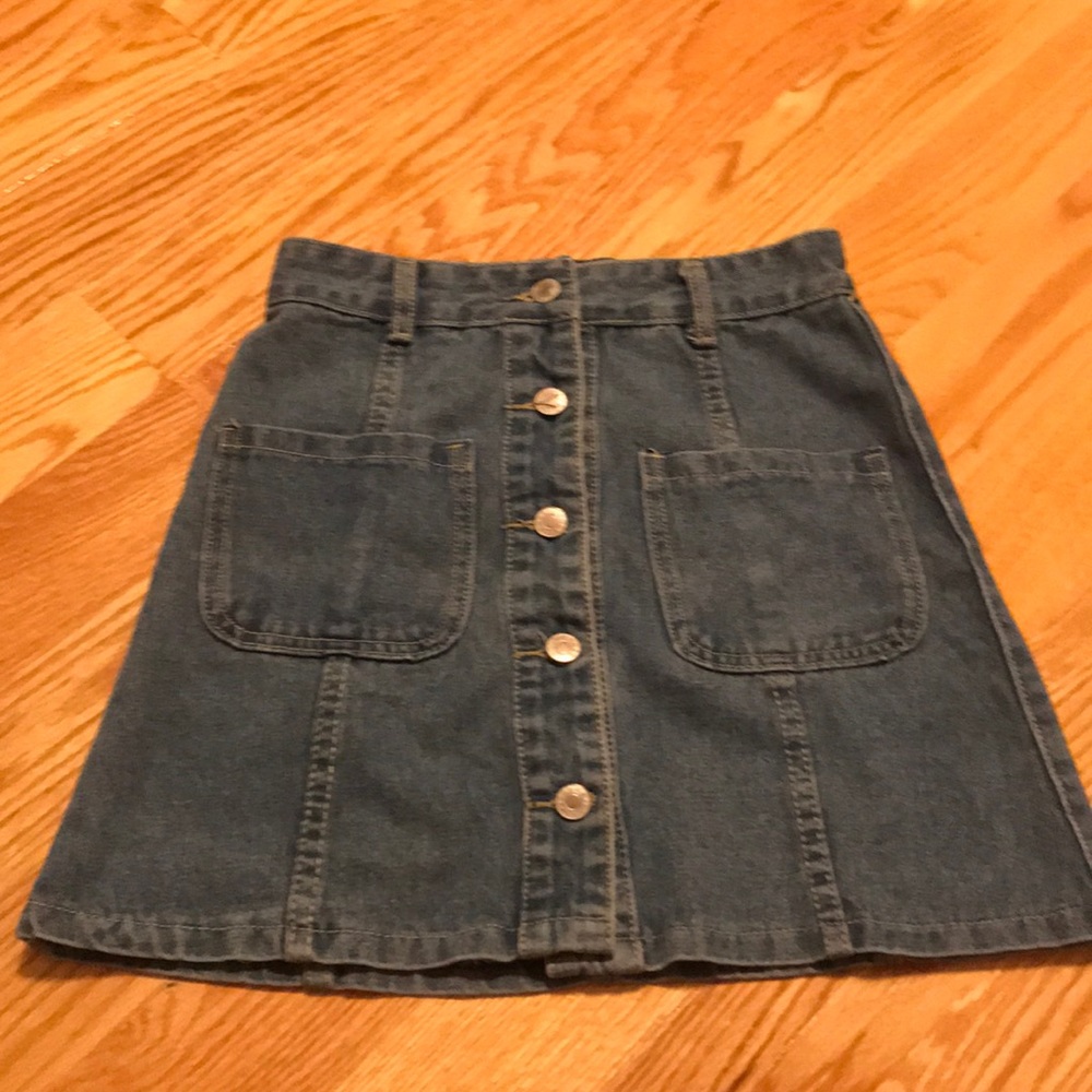 Buttoned Down Skirt - Picture 2 of 5